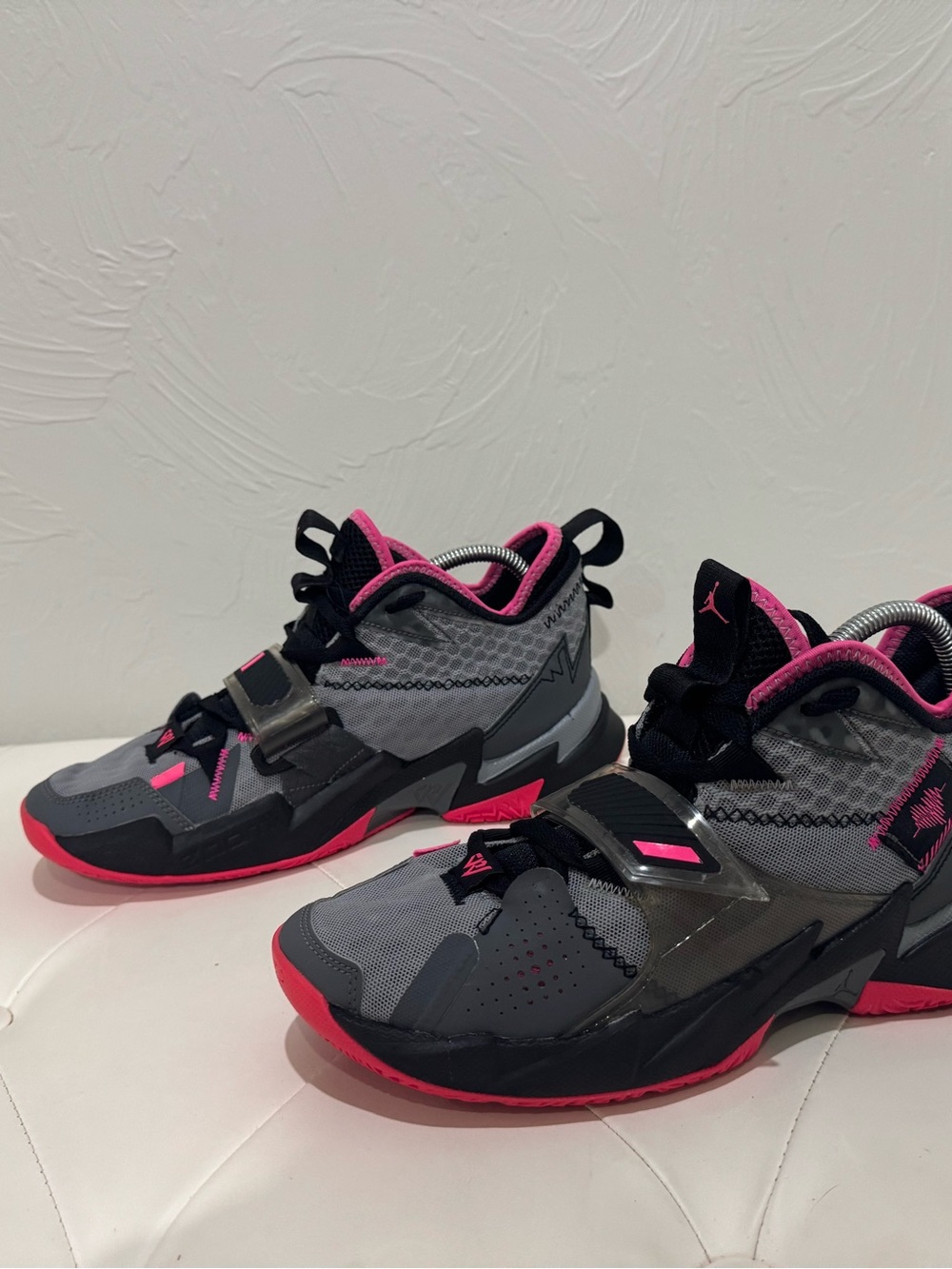 Jordan Men's Athletic Shoes Gray and Pink - Picture 1 of 7